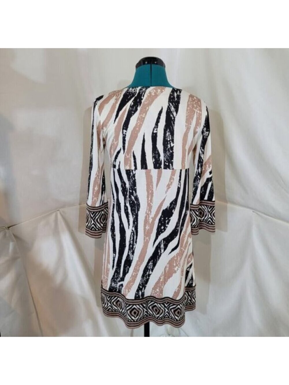 Diane Von Furstenberg Vintage Laetitia Silk Dress Animal Print in Neutral Tones - Picture 4 of 10